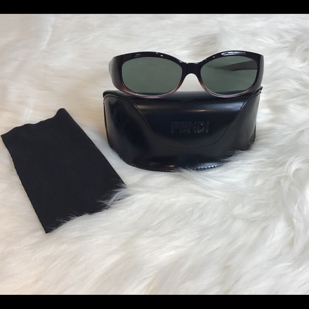 FENDI LOGO INSIGNIA FRAMES - Picture 5 of 6